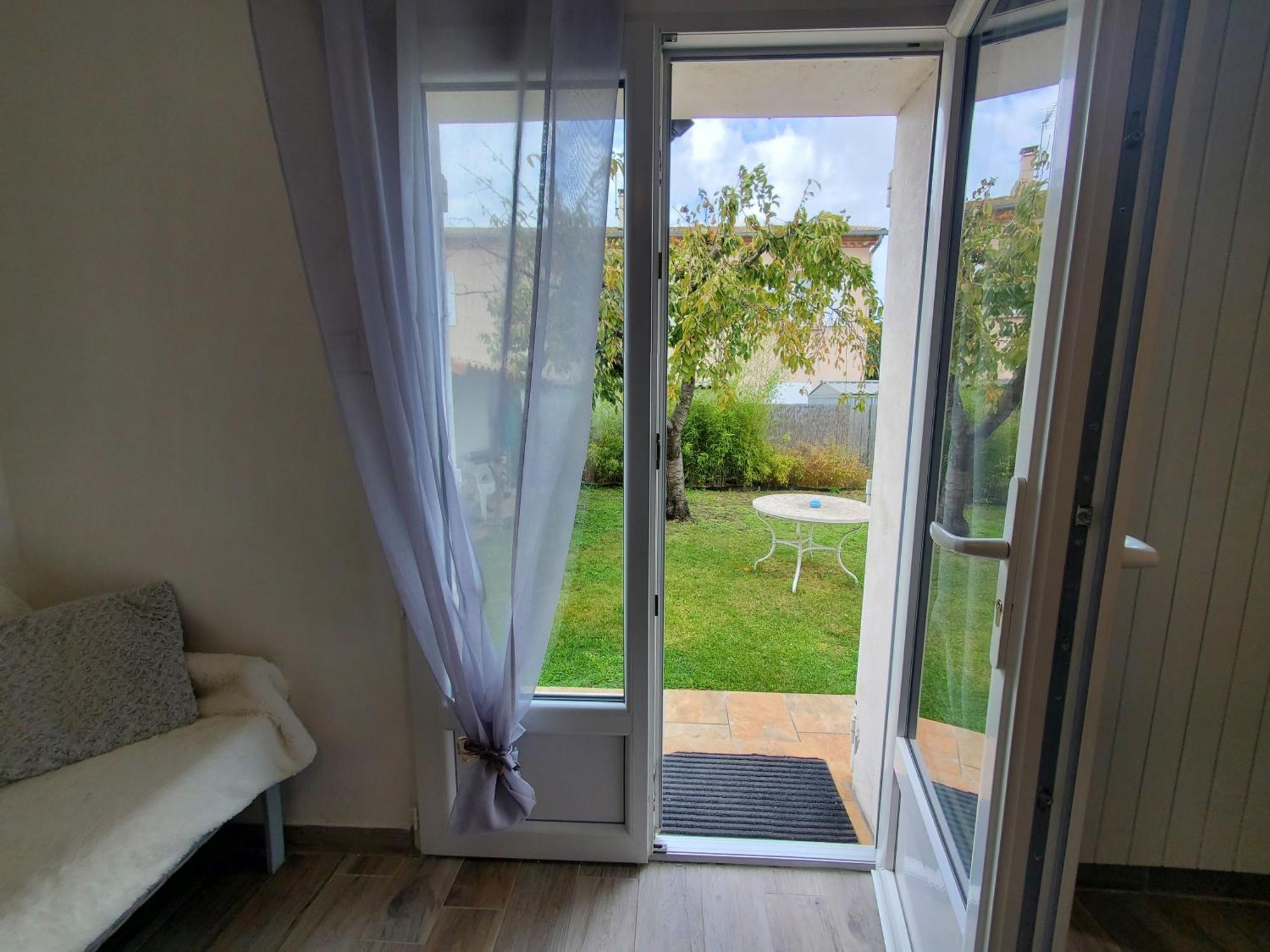 Appart 28M2 Avec Jardin Et Parking Prives, Chambre Separee Milhaud Oda fotoğraf